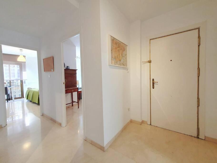 Acogedor Y Centrico Con Parking Apartment Granada Exterior photo